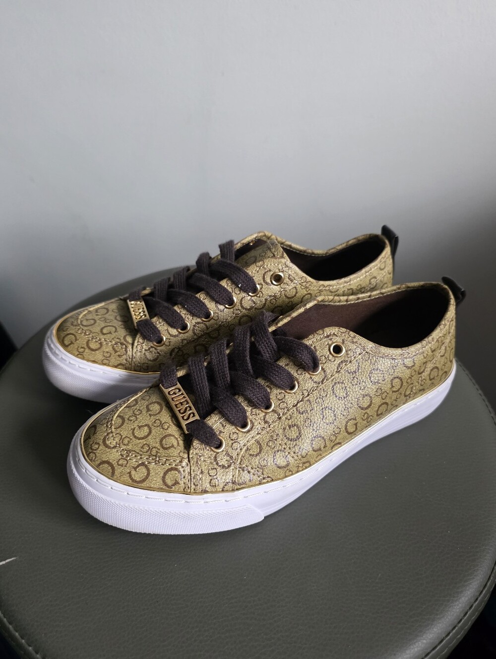 Guess Lace Up Sneakers Gold Brown Monogram Casual Shoes Size 6.5